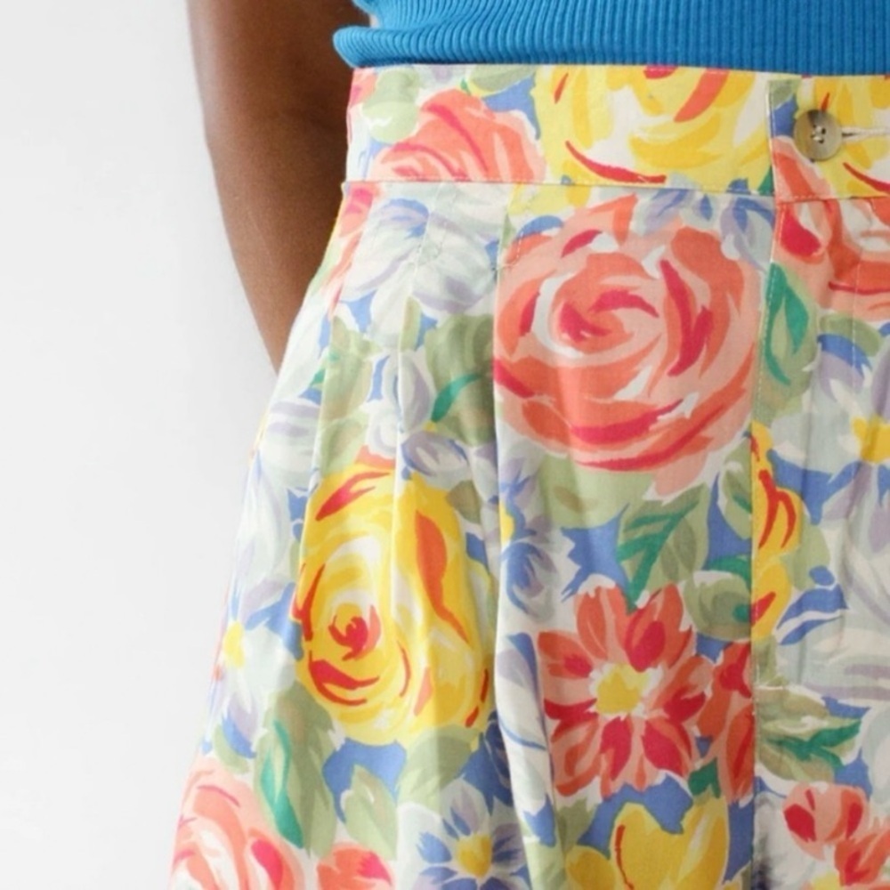 Vintage Floral Bermuda Shorts - Picture 2 of 12